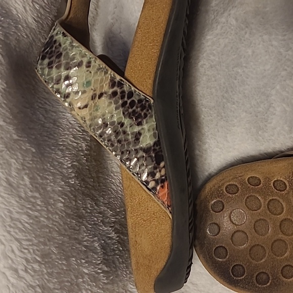 Vionic sandals - Picture 4 of 4